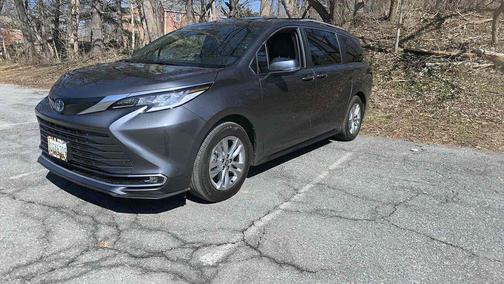 2025 Toyota Sienna Limited