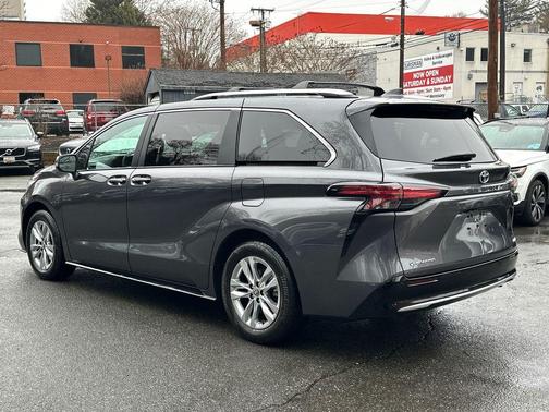 2025 Toyota Sienna Limited