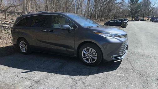 2025 Toyota Sienna Limited