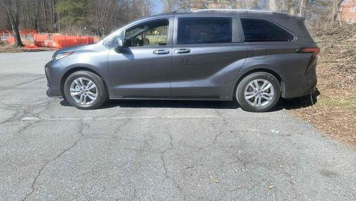 2025 Toyota Sienna Limited