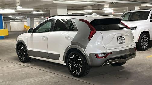 Snow White Pearl 2023 Kia Niro EV Wave