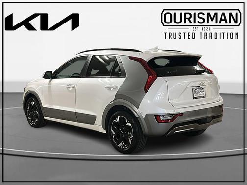 Snow White Pearl 2023 Kia Niro EV Wave