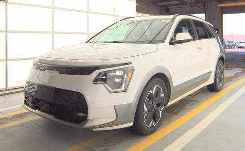 Snow White Pearl 2023 Kia Niro EV Wave