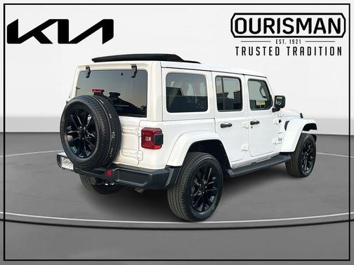 Bright White Clearcoat 2022 Jeep Wrangler Unlimited 4xe Sahara