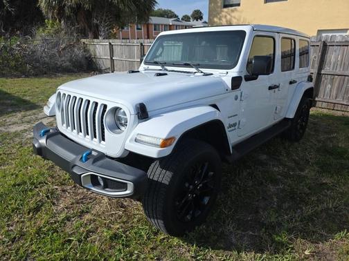 Bright White Clearcoat 2022 Jeep Wrangler Unlimited 4xe Sahara