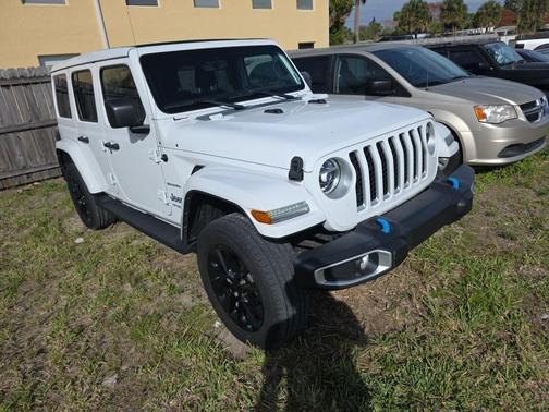 Bright White Clearcoat 2022 Jeep Wrangler Unlimited 4xe Sahara