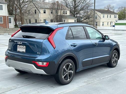 Mineral Blue 2026 Kia Niro EX