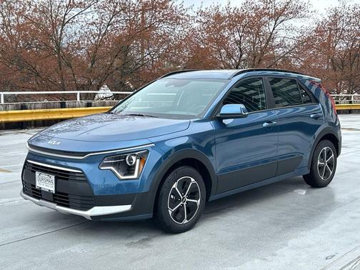 Mineral Blue 2026 Kia Niro EX