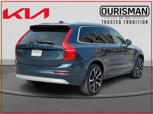 2022 Volvo XC90 T6 Momentum 7 Passenger