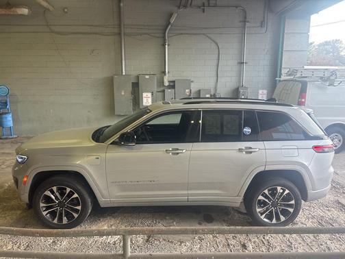 2024 Jeep Grand Cherokee 4xe Overland