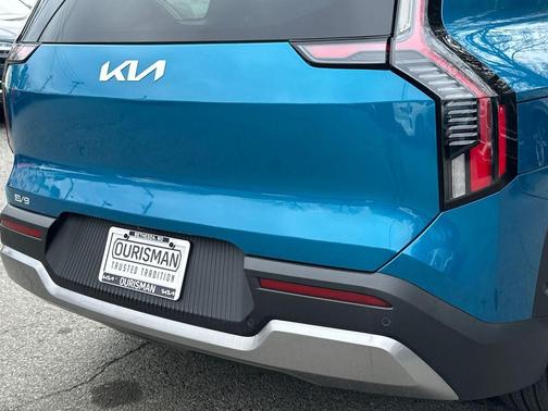 Ocean Blue 2026 Kia EV9 Wind