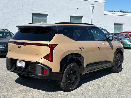 Brown 2027 Kia Seltos X-Line