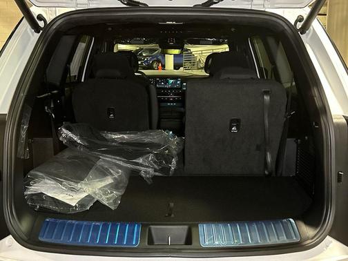White Pearl 2027 Kia Telluride SX