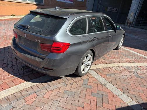 Mineral Gray Metallic 2017 BMW 330 i xDrive