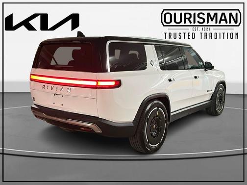 2025 Rivian R1S Adventure