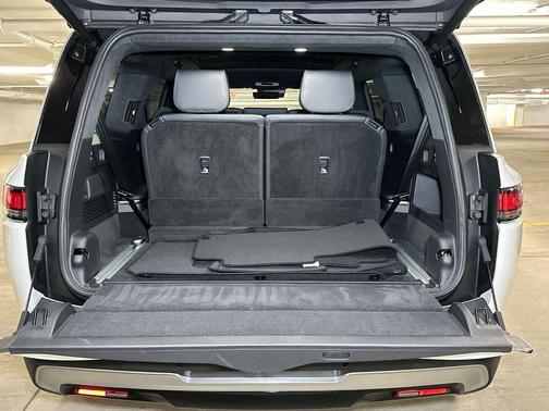 2025 Rivian R1S Adventure