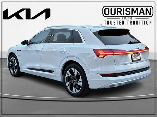 2023 Audi e-tron Premium Plus