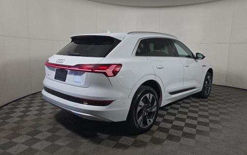 2023 Audi e-tron Premium Plus