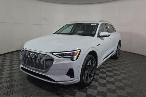 2023 Audi e-tron Premium Plus