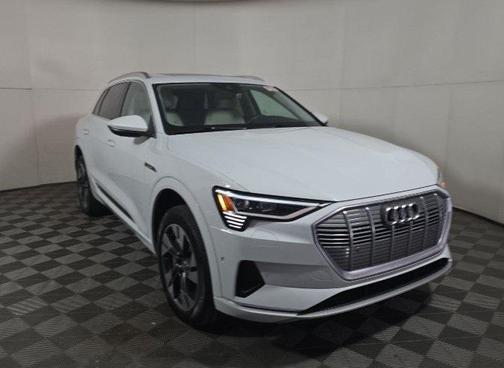 2023 Audi e-tron Premium Plus