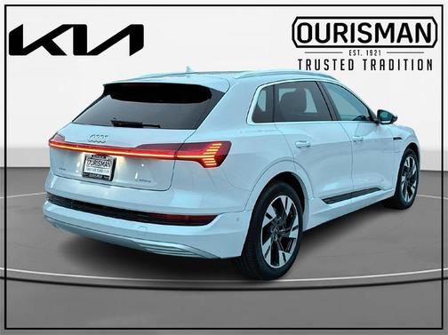 2023 Audi e-tron Premium Plus