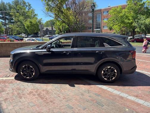 Metal 2025 Kia Sorento S