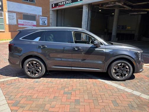 Metal 2025 Kia Sorento S