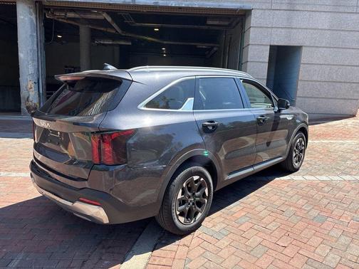 Metal 2025 Kia Sorento S
