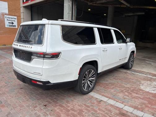 2023 Jeep Grand Wagoneer L Series III