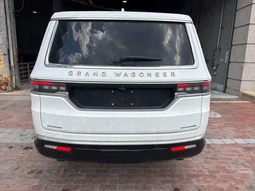 2023 Jeep Grand Wagoneer L Series III