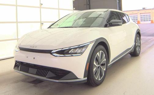 Snow White Pearl 2024 Kia EV6 Light