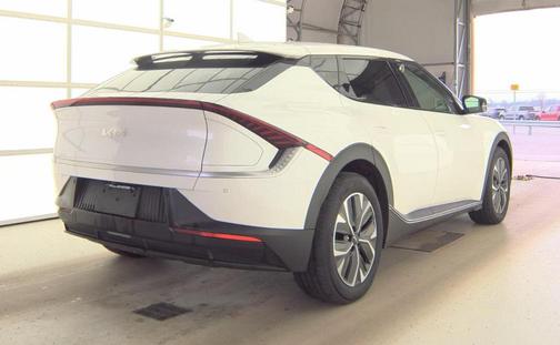 Snow White Pearl 2024 Kia EV6 Light