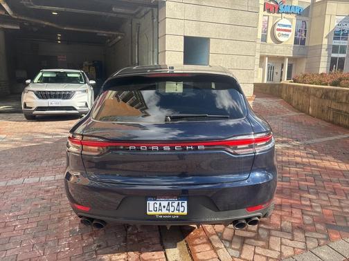 2020 Porsche Macan Base