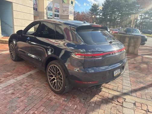 2020 Porsche Macan Base