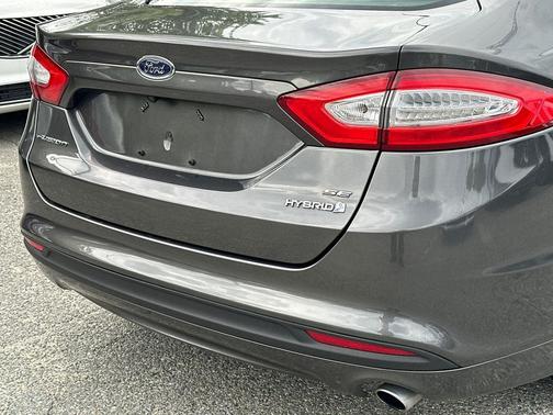 Magnetic 2016 Ford Fusion Hybrid SE