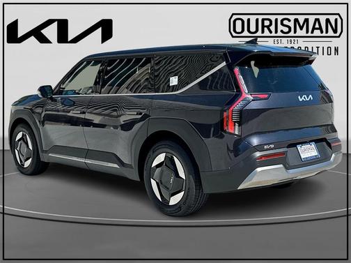 2026 Kia EV9 Light Long Range
