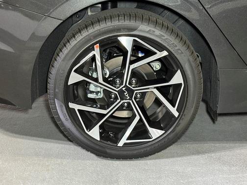 2025 Kia K5 EX