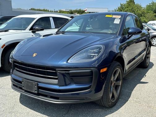 2022 Porsche Macan Base