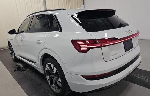 2021 Audi e-tron Premium