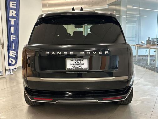 2025 Land Rover Range Rover P530 SE 7 Seat