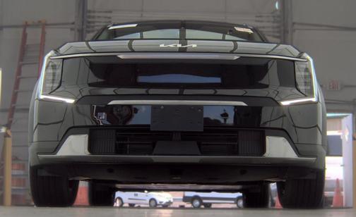 Aurora Black 2024 Kia EV9 Wind