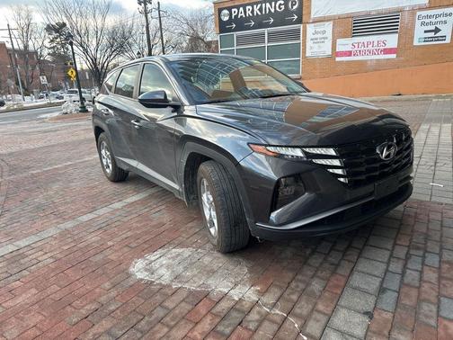 2024 Hyundai TUCSON SE