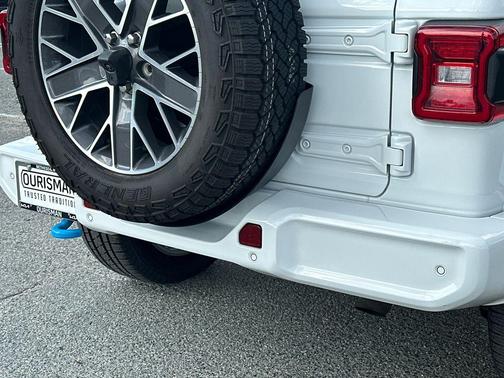 Bright White Clearcoat 2024 Jeep Wrangler 4xe High Altitude