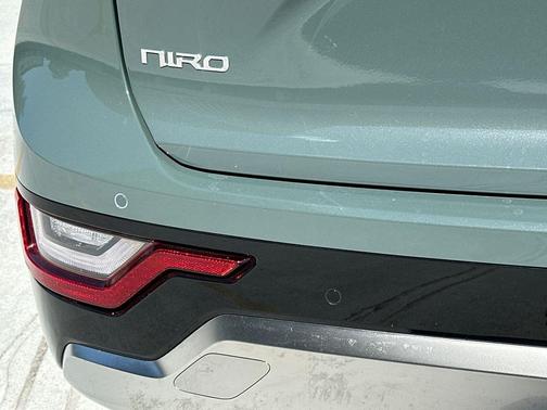 Green 2026 Kia Niro SX Touring
