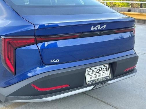 2025 Kia K4 LXS