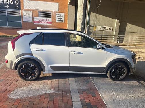 2023 Kia Niro EV Wave