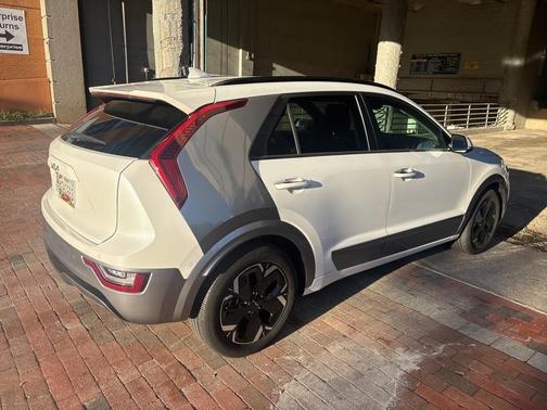 2023 Kia Niro EV Wave