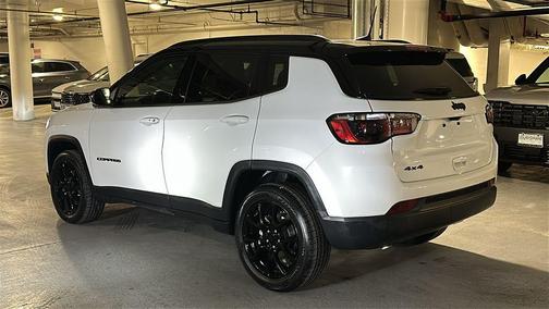 Bright White Clearcoat 2023 Jeep Compass Altitude