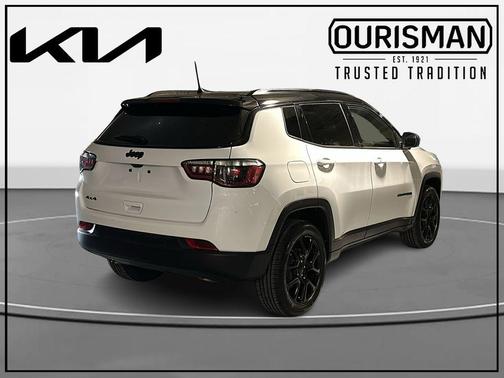 Bright White Clearcoat 2023 Jeep Compass Altitude