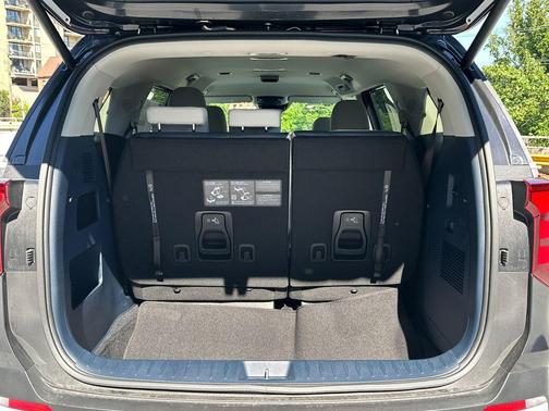 Metal 2026 Kia Carnival EX